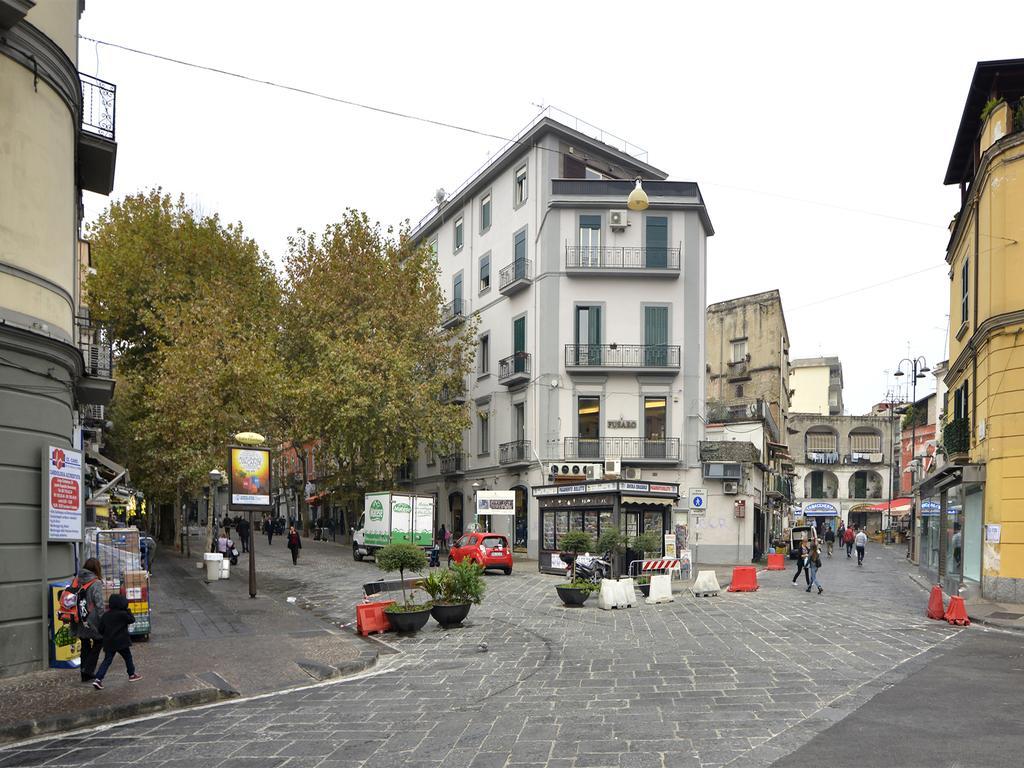 La Piazza Al Vomero ナポリ エクステリア 写真